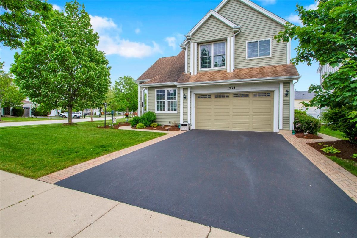 1575 Woodbury Circle
