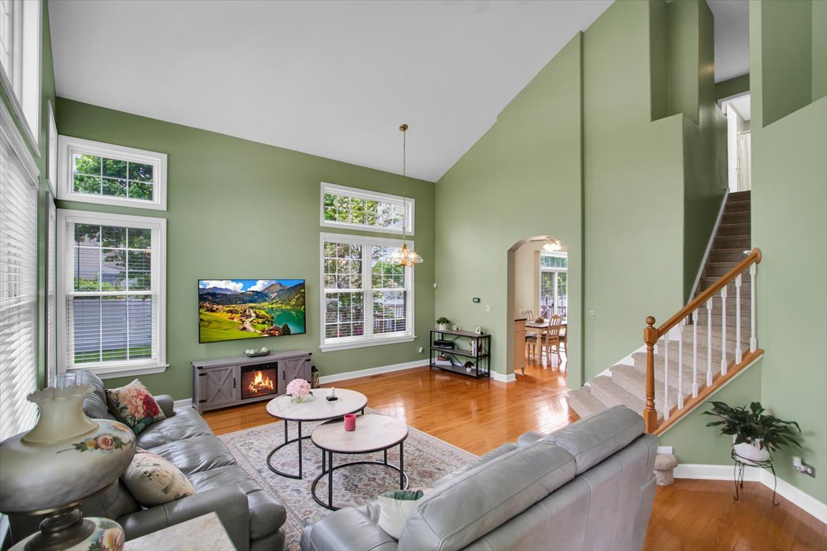 1575 Woodbury Circle