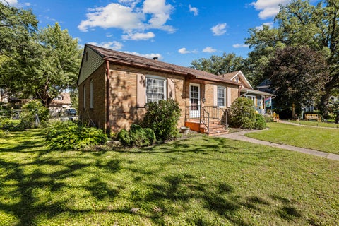 Photo of 2523 23RD Avenue, Rock Island, IL 61201 (MLS # 12772121)