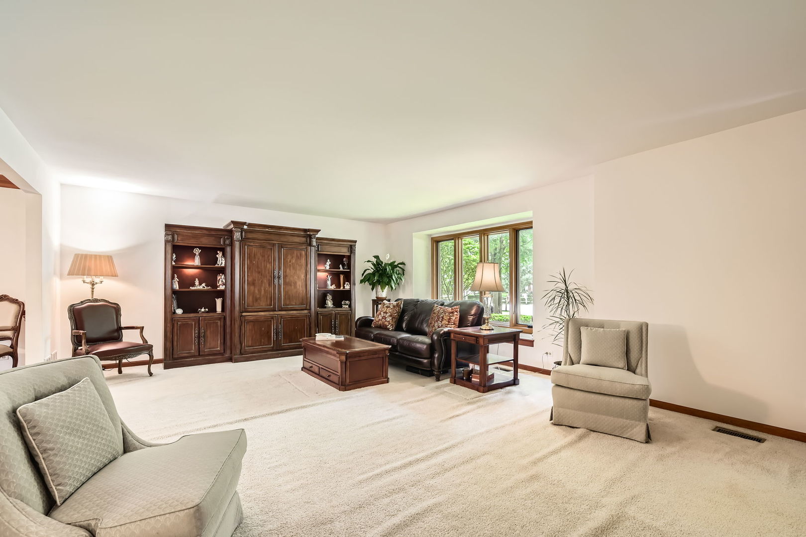 3825 Charlemagne Drive