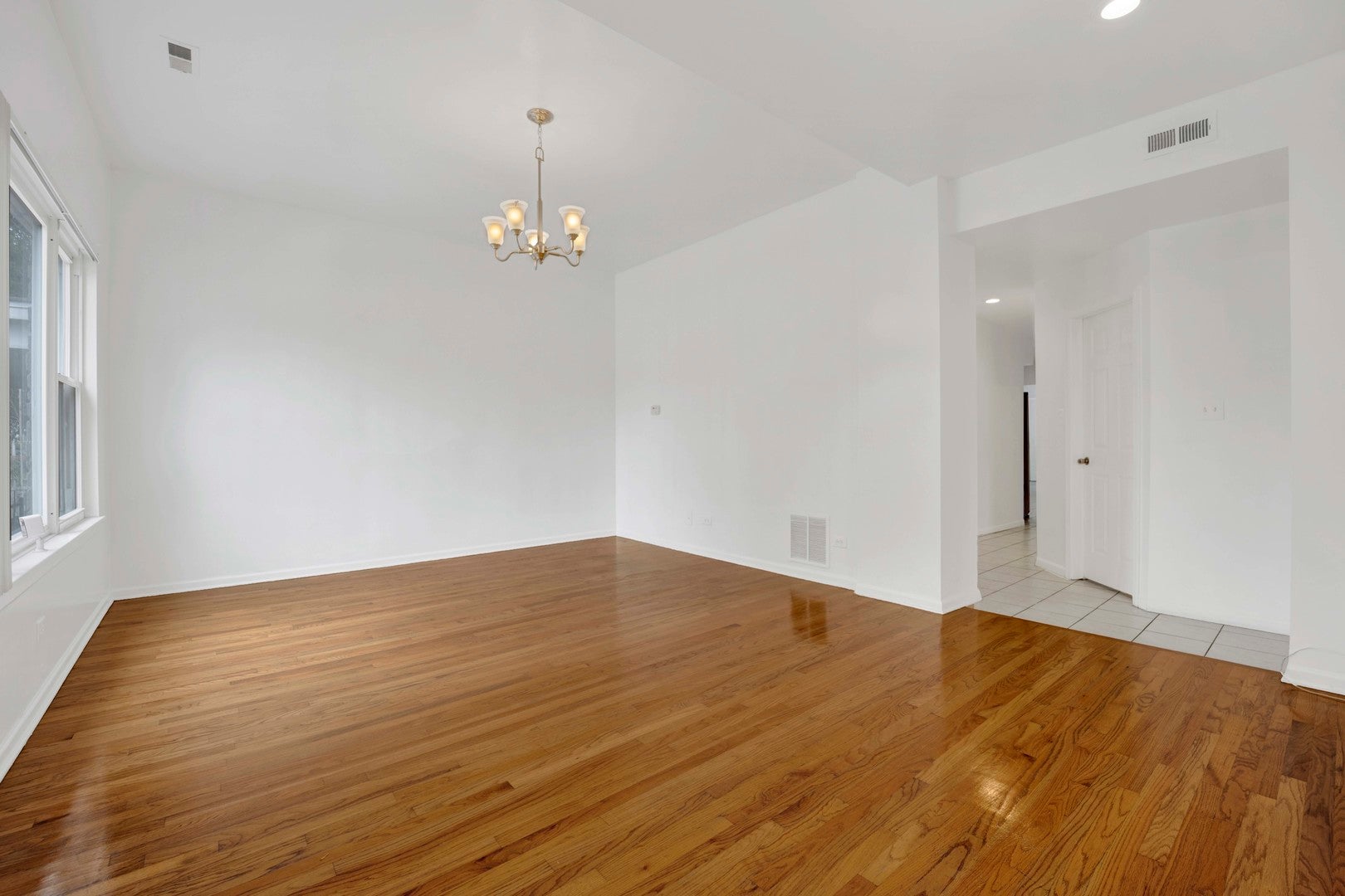 1927 W 34th Place