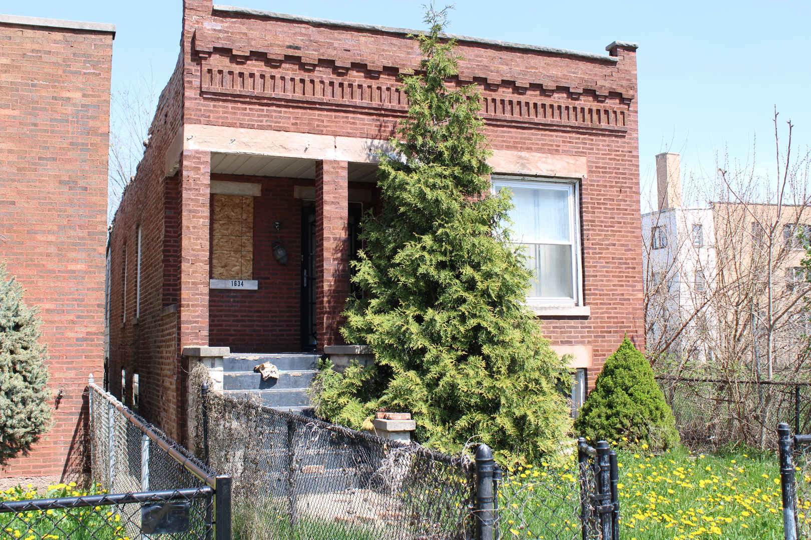 1634 E 75th Street