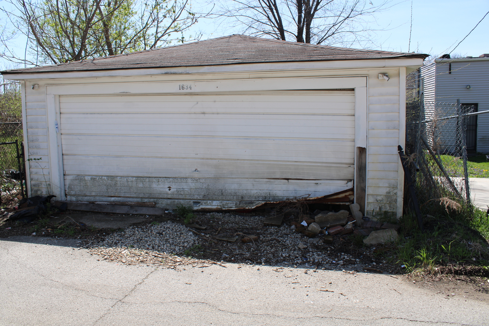 1634 E 75th Street