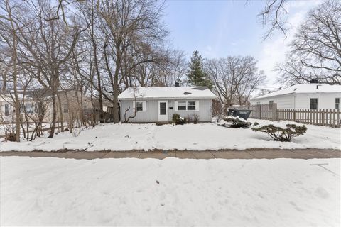 Tiny photo for 804 E Michigan Avenue, Urbana, IL 61801 (MLS # 12561915)