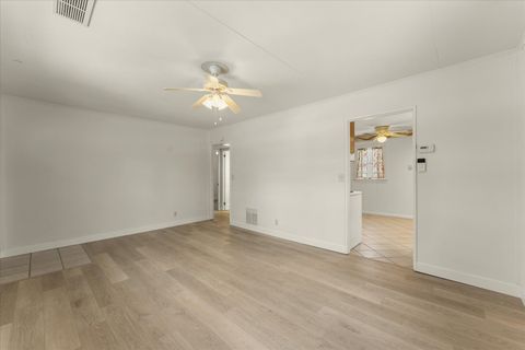 Tiny photo for 804 E Michigan Avenue, Urbana, IL 61801 (MLS # 12561915)