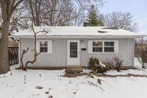 Tiny photo for 804 E Michigan Avenue, Urbana, IL 61801 (MLS # 12561915)