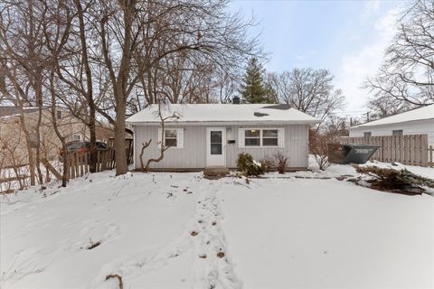Tiny photo for 804 E Michigan Avenue, Urbana, IL 61801 (MLS # 12561915)