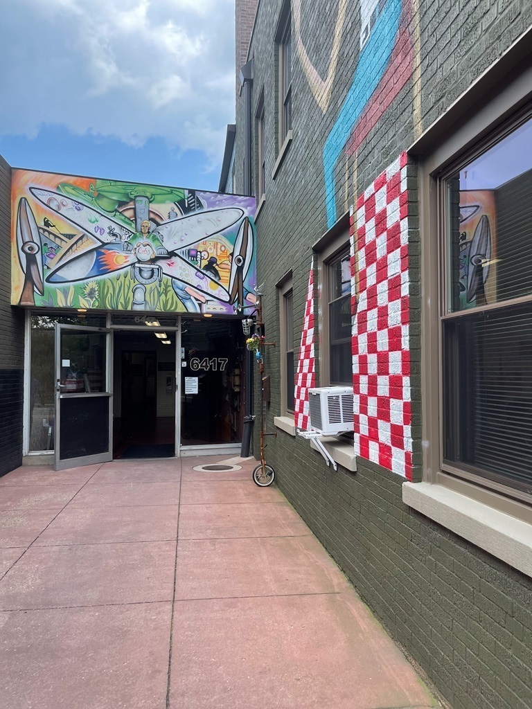 6415 N Ravenswood Avenue