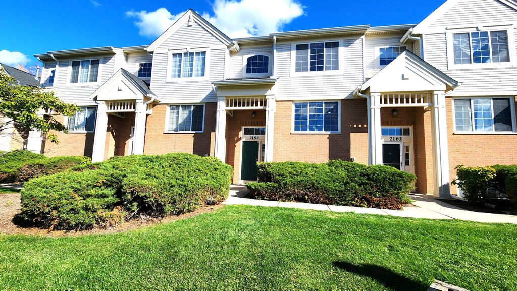 Photo for 2164 W Concord Lane, Addison, IL 60101 (MLS # 12503391)