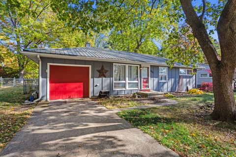 Photo of 1420 S Western Avenue, Champaign, IL 61821 (MLS # 12486482)