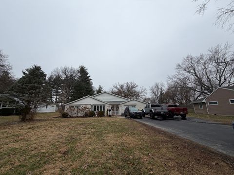 Photo of 23 Greenridge Drive, Decatur, IL 62526 (MLS # 12553599)