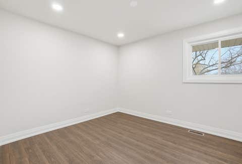 Tiny photo for 1430 E Emmerson Lane, Mount Prospect, IL 60056 (MLS # 12703108)