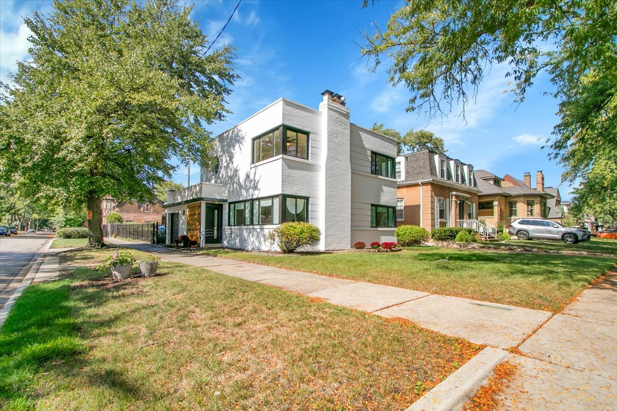 4500 W Thorndale Avenue