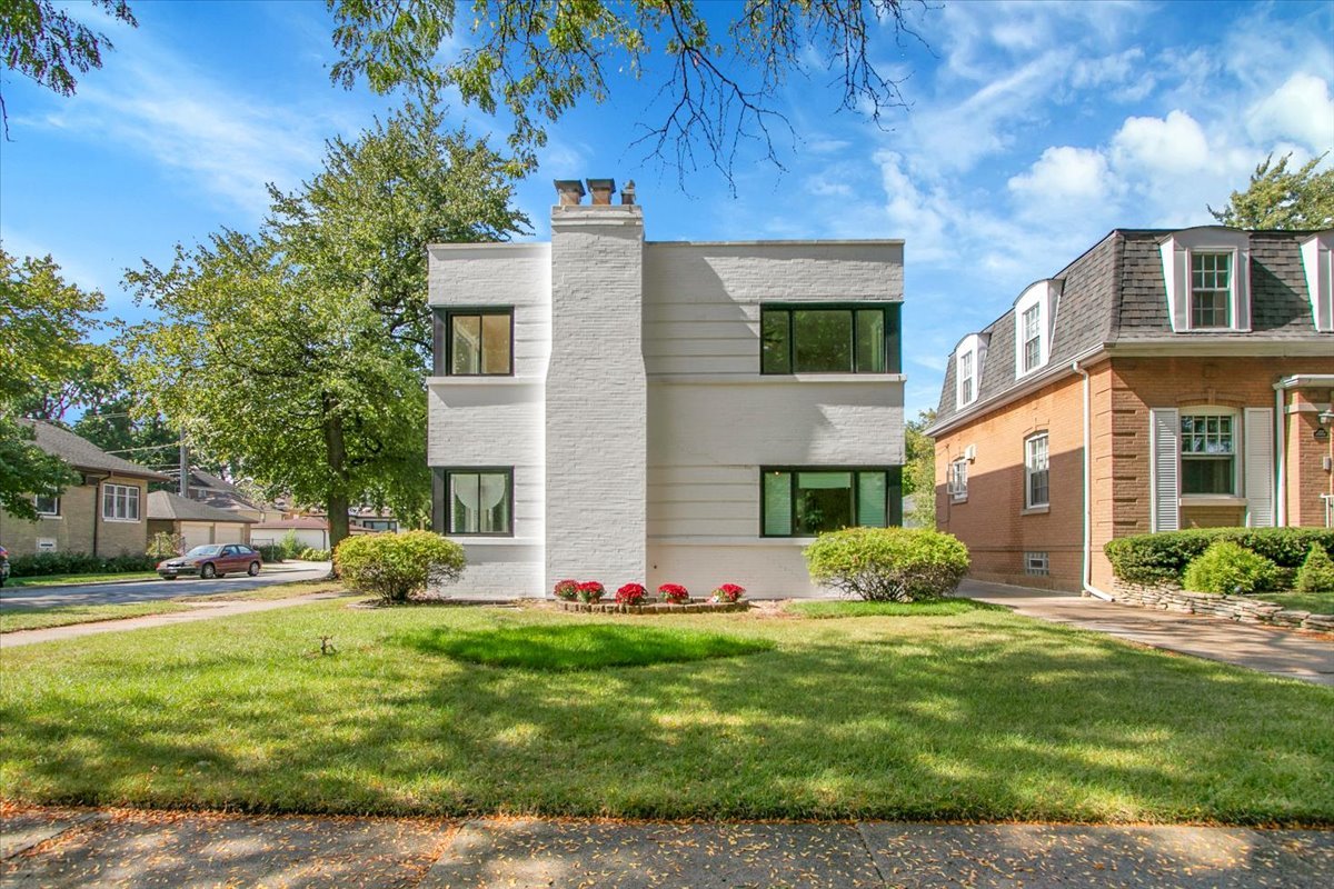4500 W Thorndale Avenue