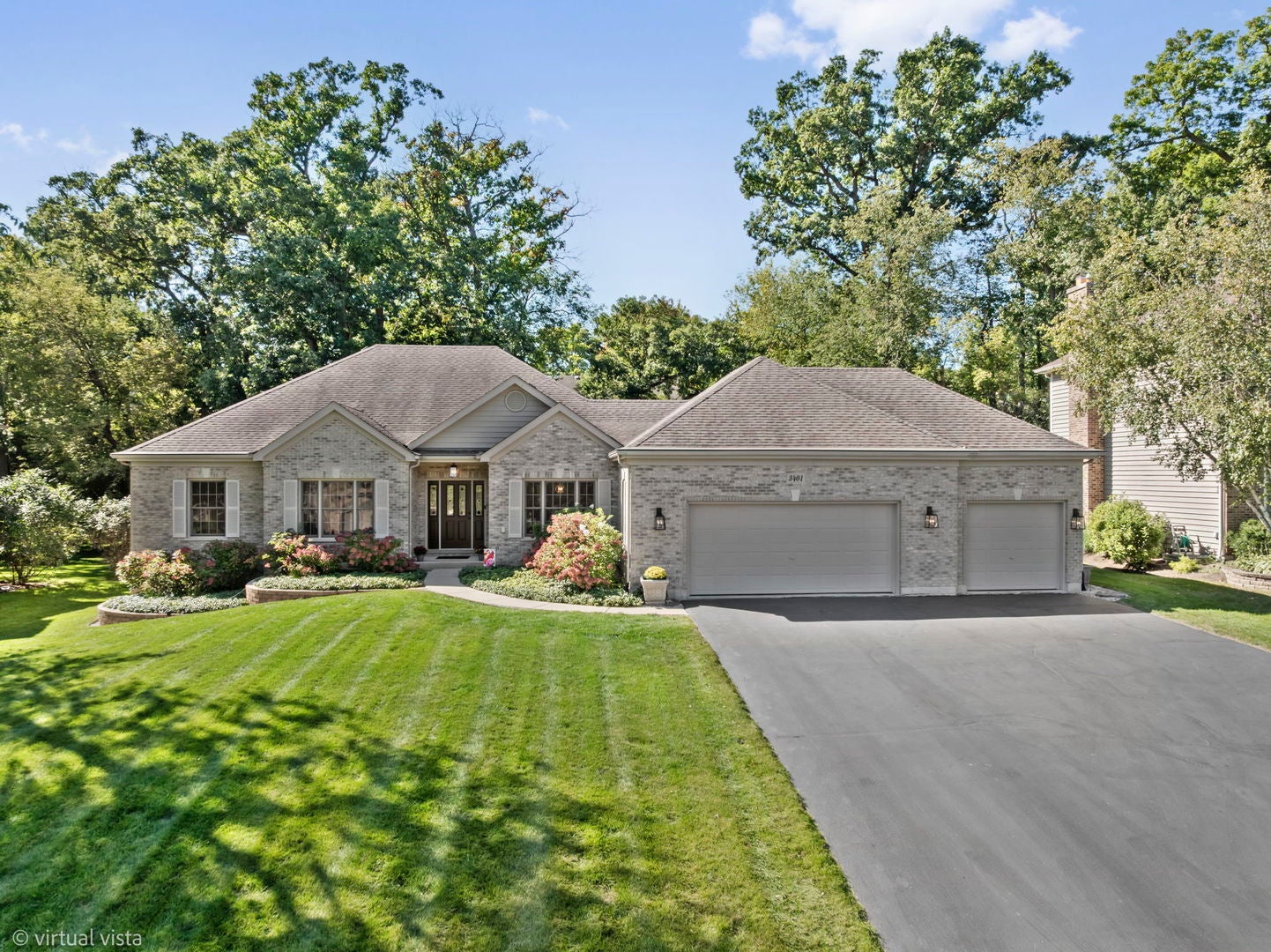 3401 Thunderbird Lane