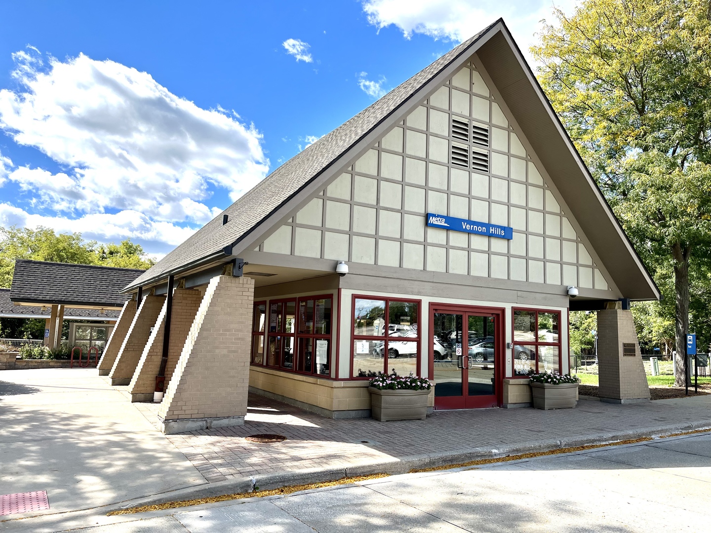 Vernon Hills, Illinois 60061, United States, 2 Bedrooms Bedrooms, ,2 BathroomsBathrooms,Residential,Contingent,202951