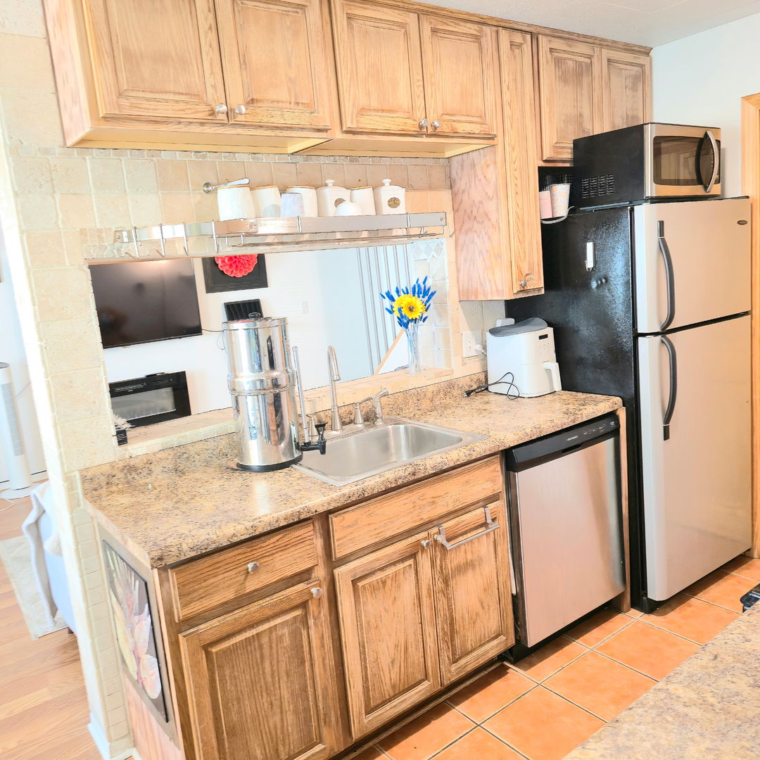 Vernon Hills, Illinois 60061, United States, 2 Bedrooms Bedrooms, ,2 BathroomsBathrooms,Residential,Contingent,202951