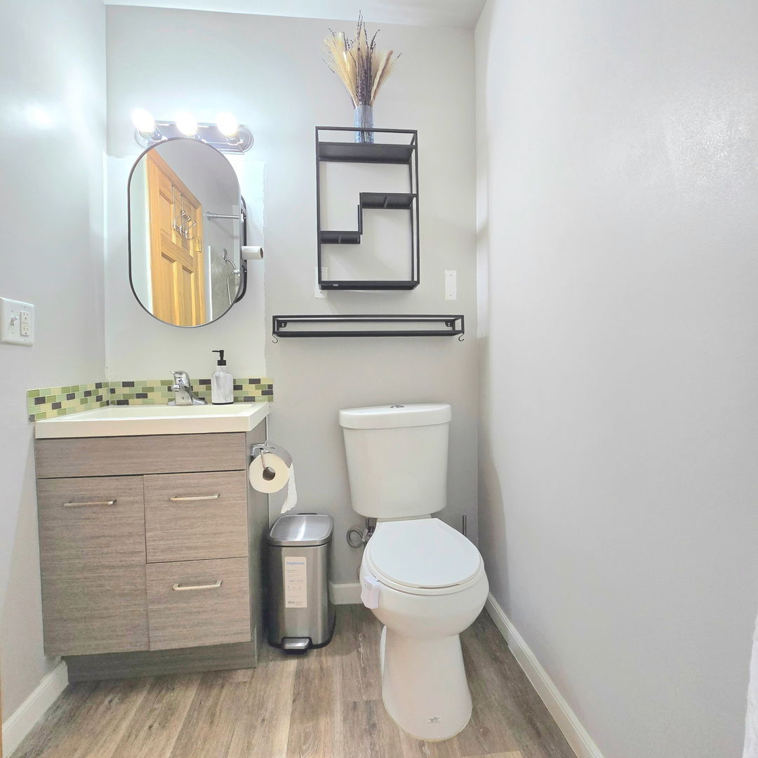 Vernon Hills, Illinois 60061, United States, 2 Bedrooms Bedrooms, ,2 BathroomsBathrooms,Residential,Contingent,202951