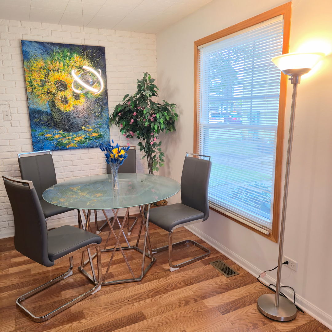 Vernon Hills, Illinois 60061, United States, 2 Bedrooms Bedrooms, ,2 BathroomsBathrooms,Residential,Contingent,202951