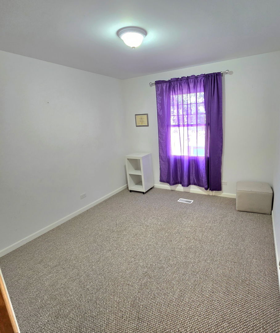 Vernon Hills, Illinois 60061, United States, 2 Bedrooms Bedrooms, ,2 BathroomsBathrooms,Residential,Contingent,202951