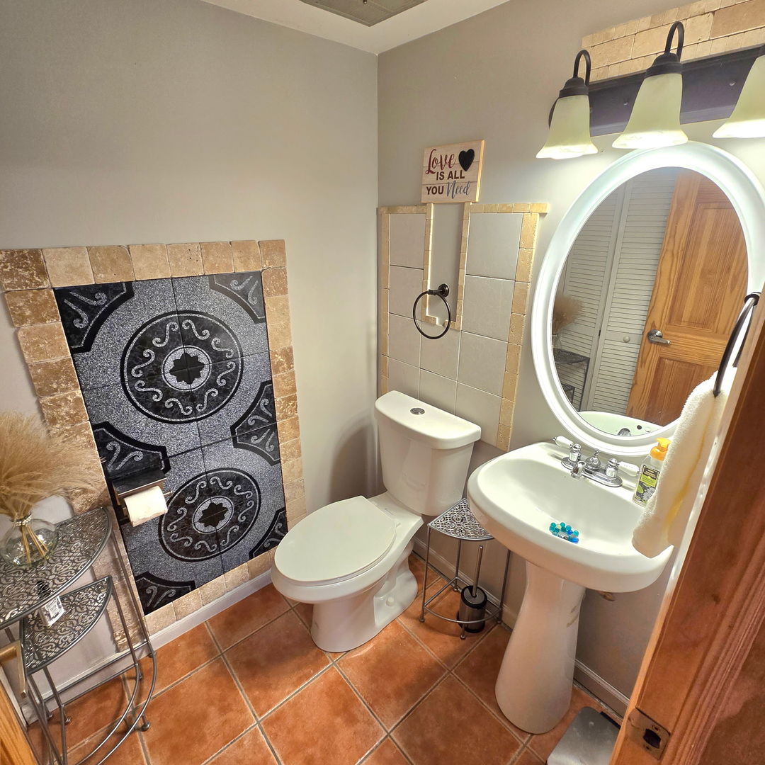 Vernon Hills, Illinois 60061, United States, 2 Bedrooms Bedrooms, ,2 BathroomsBathrooms,Residential,Contingent,202951