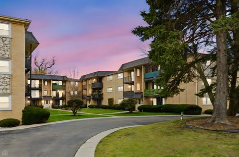 6568 W Roscoe Street 2N Chicago IL 60634