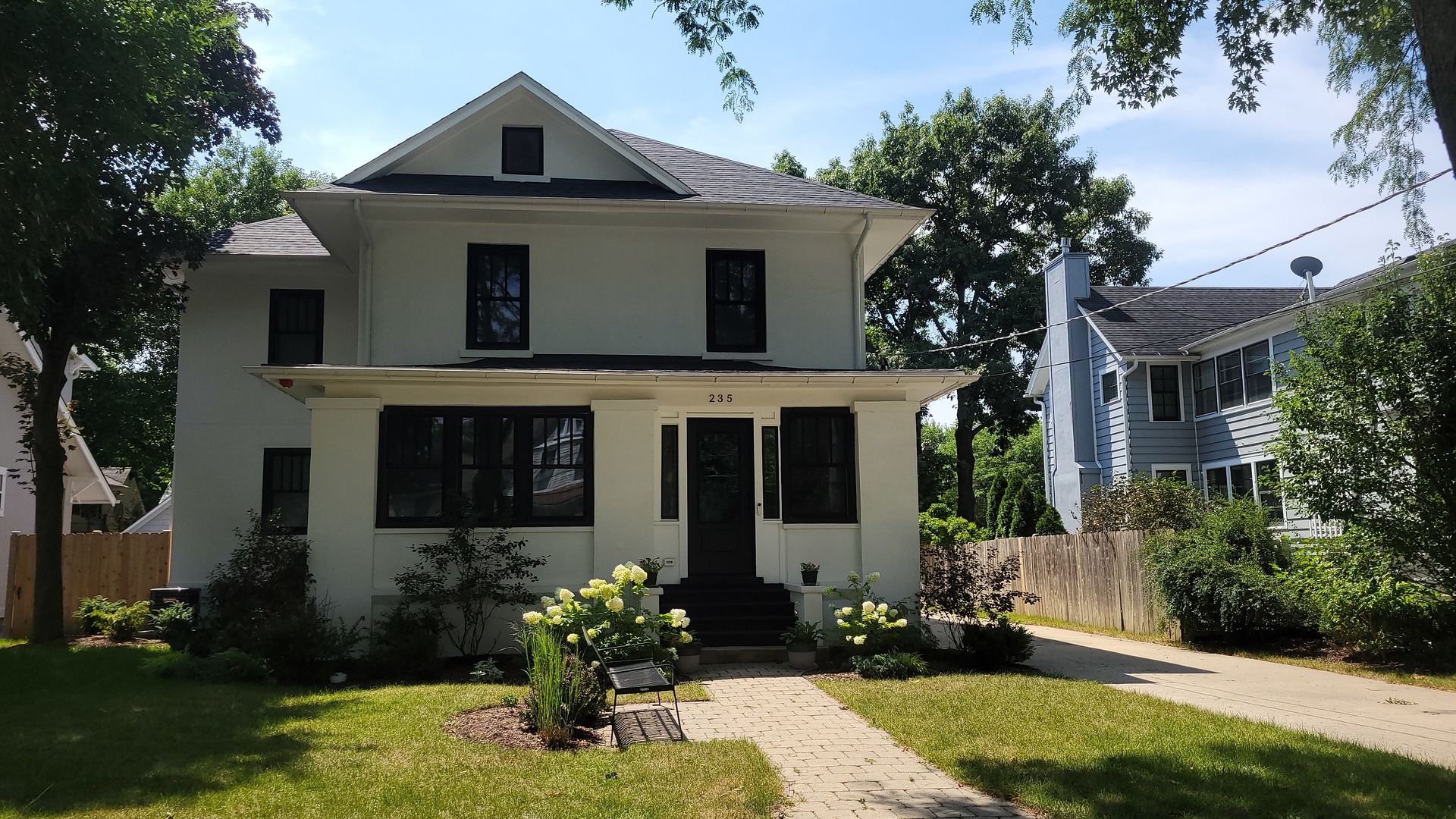 235 W Lincoln Avenue