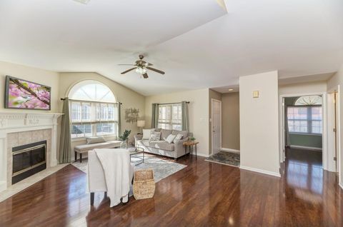 Tiny photo for 833 HAVENSHIRE Road #833, Naperville, IL 60565 (MLS # 12608134)