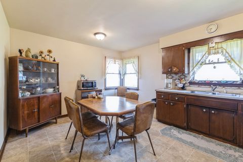 Tiny photo for 6812 98th Street, Chicago Ridge, IL 60415 (MLS # 12492383)