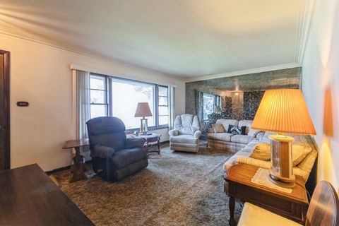 Tiny photo for 6812 98th Street, Chicago Ridge, IL 60415 (MLS # 12492383)