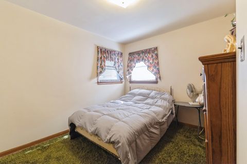 Tiny photo for 6812 98th Street, Chicago Ridge, IL 60415 (MLS # 12492383)