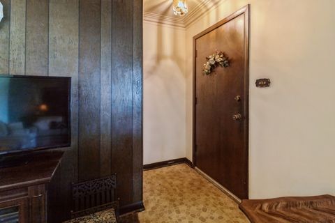 Tiny photo for 6812 98th Street, Chicago Ridge, IL 60415 (MLS # 12492383)