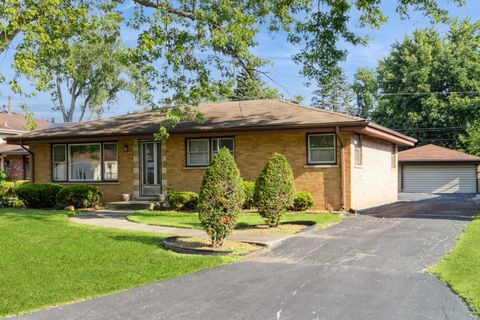 Tiny photo for 6812 98th Street, Chicago Ridge, IL 60415 (MLS # 12492383)