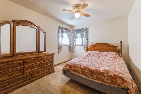 Tiny photo for 6812 98th Street, Chicago Ridge, IL 60415 (MLS # 12492383)