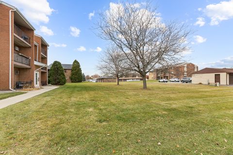Tiny photo for 9860 W 153rd Street #312, Orland Park, IL 60462 (MLS # 12515896)