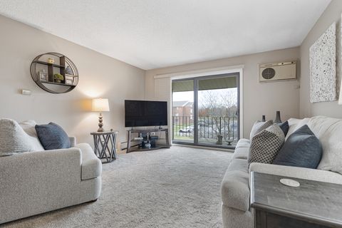 Tiny photo for 9860 W 153rd Street #312, Orland Park, IL 60462 (MLS # 12515896)