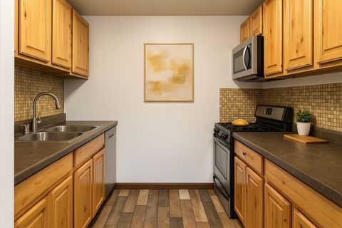 Tiny photo for 14B Kingery Quarter #207, Willowbrook, IL 60527 (MLS # 12505542)