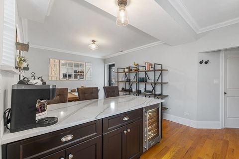 Tiny photo for 2016 W Farragut Avenue #3, Chicago, IL 60625 (MLS # 12622317)