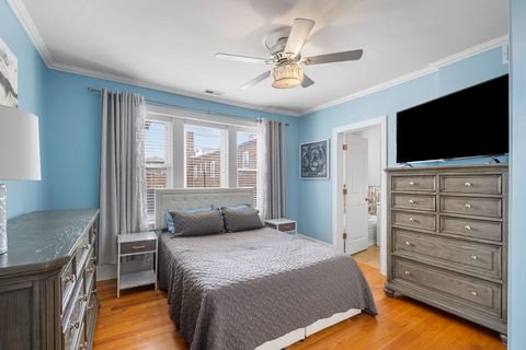 Tiny photo for 2016 W Farragut Avenue #3, Chicago, IL 60625 (MLS # 12622317)