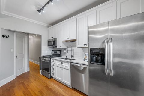 Tiny photo for 2016 W Farragut Avenue #3, Chicago, IL 60625 (MLS # 12622317)