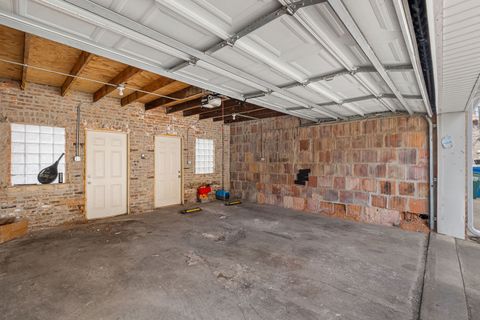 Tiny photo for 2016 W Farragut Avenue #3, Chicago, IL 60625 (MLS # 12622317)