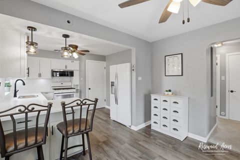 Tiny photo for 7329 W 55th Place, Summit, IL 60501 (MLS # 12592521)