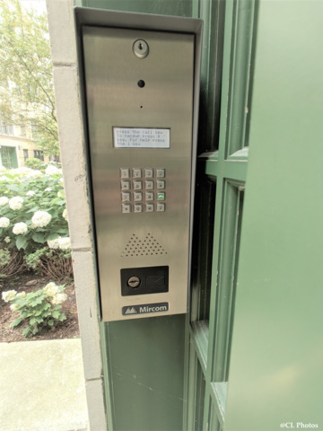 4312 N CLARENDON Avenue 1200