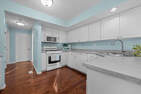 Tiny photo for 1320 Georgetown Drive, Batavia, IL 60510 (MLS # 12502722)