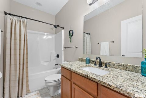 Tiny photo for 17 Greystone Court, Le Claire, IA 52753 (MLS # QC4268757)