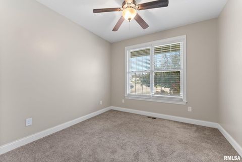 Tiny photo for 17 Greystone Court, Le Claire, IA 52753 (MLS # QC4268757)