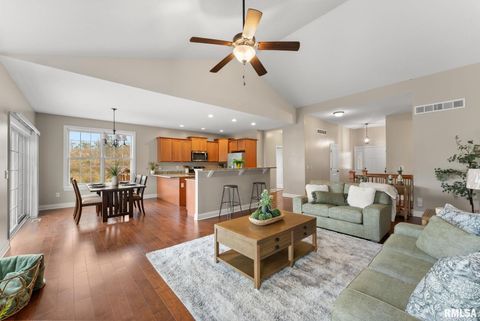 Tiny photo for 17 Greystone Court, Le Claire, IA 52753 (MLS # QC4268757)