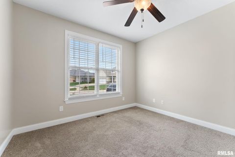 Tiny photo for 17 Greystone Court, Le Claire, IA 52753 (MLS # QC4268757)