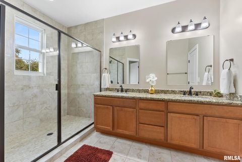 Tiny photo for 17 Greystone Court, Le Claire, IA 52753 (MLS # QC4268757)