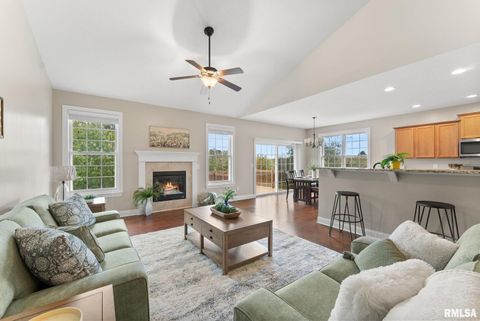 Tiny photo for 17 Greystone Court, Le Claire, IA 52753 (MLS # QC4268757)